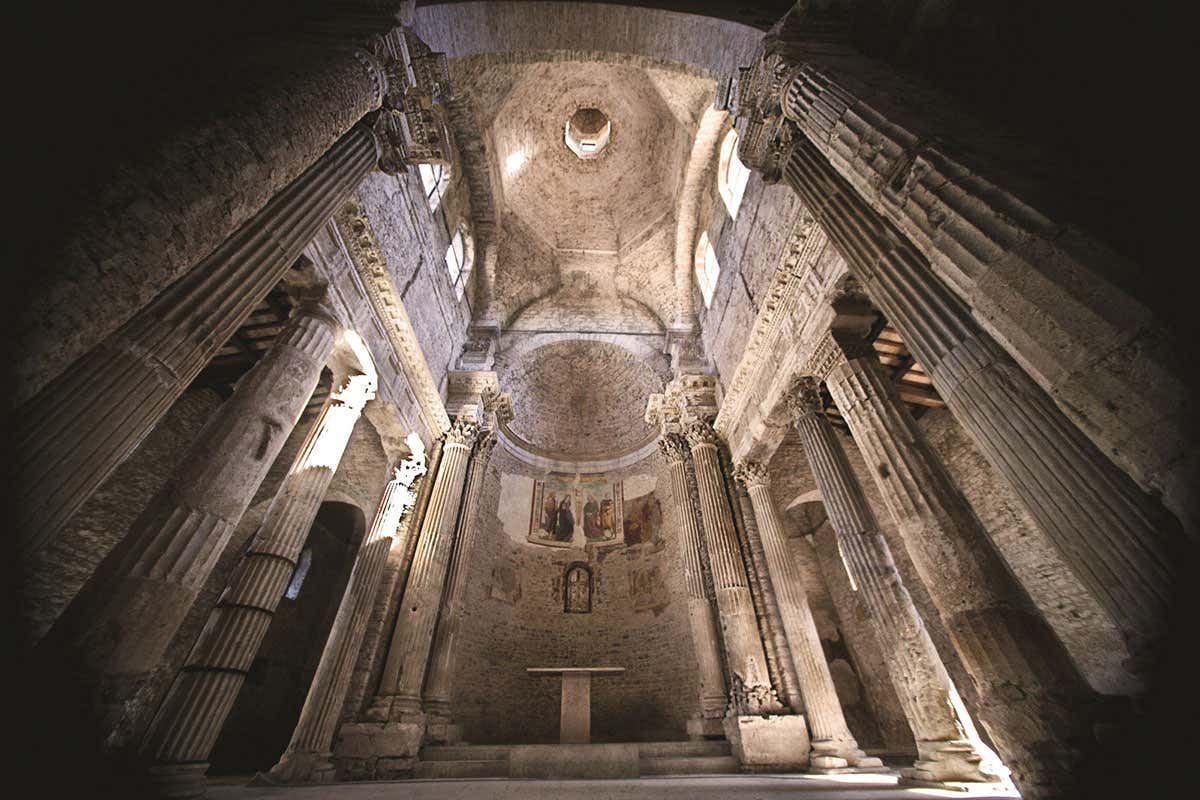 Spoleto, la Basilica di San Salvatore Viaggio in Italia sulle tracce dei Longobardi, tra storia e gastronomia Spoleto, la Basilica di San Salvatore Viaggio in Italia sulle tracce dei Longobardi, tra storia e gastronomia