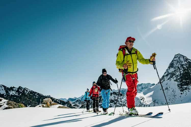 (Sport sulla neve ed enogastronomia Un inverno magico in Svizzera)