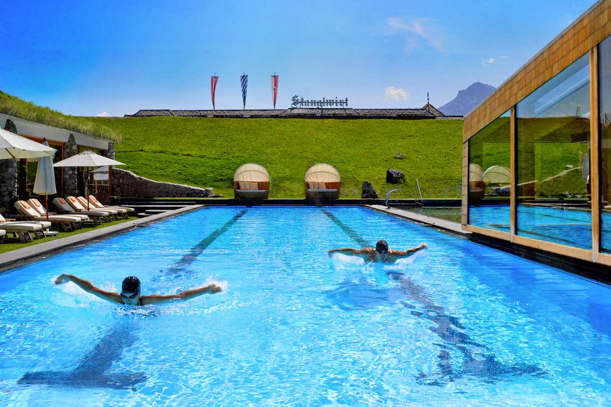 Lo Stanglwirt &egrave; un resort a cinque stelle che tocca tutti i sensi ed esaudisce tutte le passioni, quelle sportive in particolare Sport in montagna: ecco alcune proposte per praticarlo all'aria aperta e in liberta