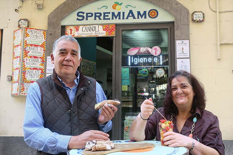 Vincenzo Carlisi e Marilena Portas - Spremute, macedonie, granite A Palermo un locale da 10 e lode