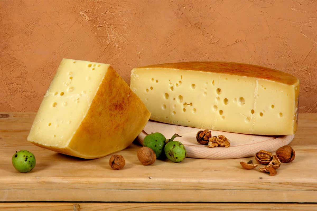 Spressa delle Giudicarie Dop &pound;$Sul tagliere dei formaggi...$&pound; Asiago Pressato, Strachitunt, Spressa delle Giudicarie Stagionato