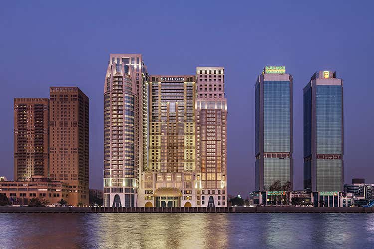 L'hotel di 39 piani si trova in una posizione privilegiata - St. Regis Hotels apre al Cairo Nuova icona del glamour egizio L'hotel di 39 piani si trova in una posizione privilegiata - St. Regis Hotels apre al Cairo Nuova icona del glamour egizio