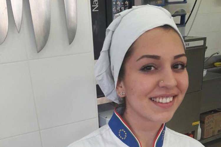Giada Prestano - Studia da pasticcera ed è sfuggita al sisma Giada Prestano ai Campionati di cucina Giada Prestano - Studia da pasticcera ed è sfuggita al sisma Giada Prestano ai Campionati di cucina