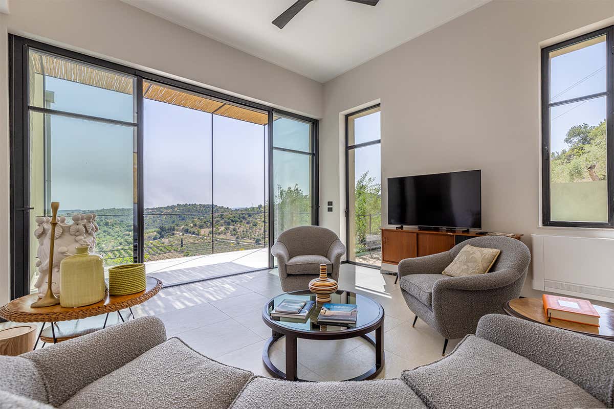 L'interno della suite con piscina privata