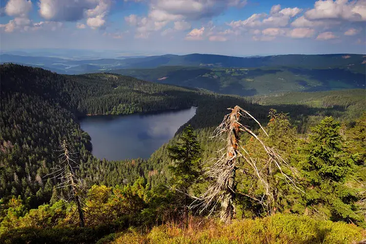 L'intero territorio montuoso della Repubblica Ceca presenta panorami sempre suggestivi La via delle montagne&nbsp; Repubblica Ceca da scoprire