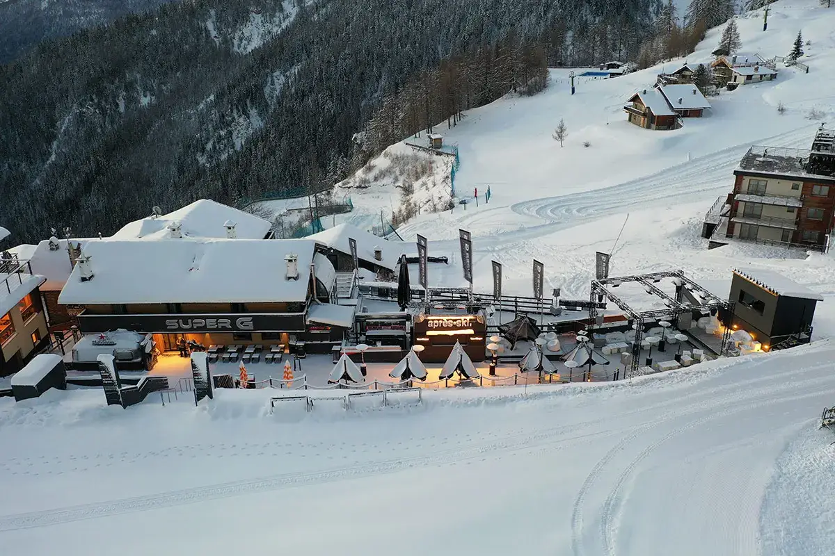 Super G Courmayeur, con Super G e Champagne a porter, l'apr&egrave;s-ski &egrave; tutta un'altra cosa...