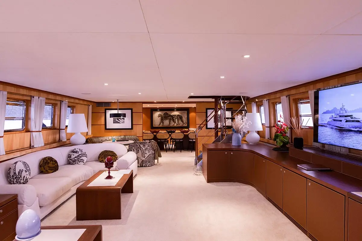 Mai dormito su un hotel galleggiante? In Toscana si può a bordo di uno yacht Mai dormito su un hotel galleggiante? In Toscana si può a bordo di uno yacht