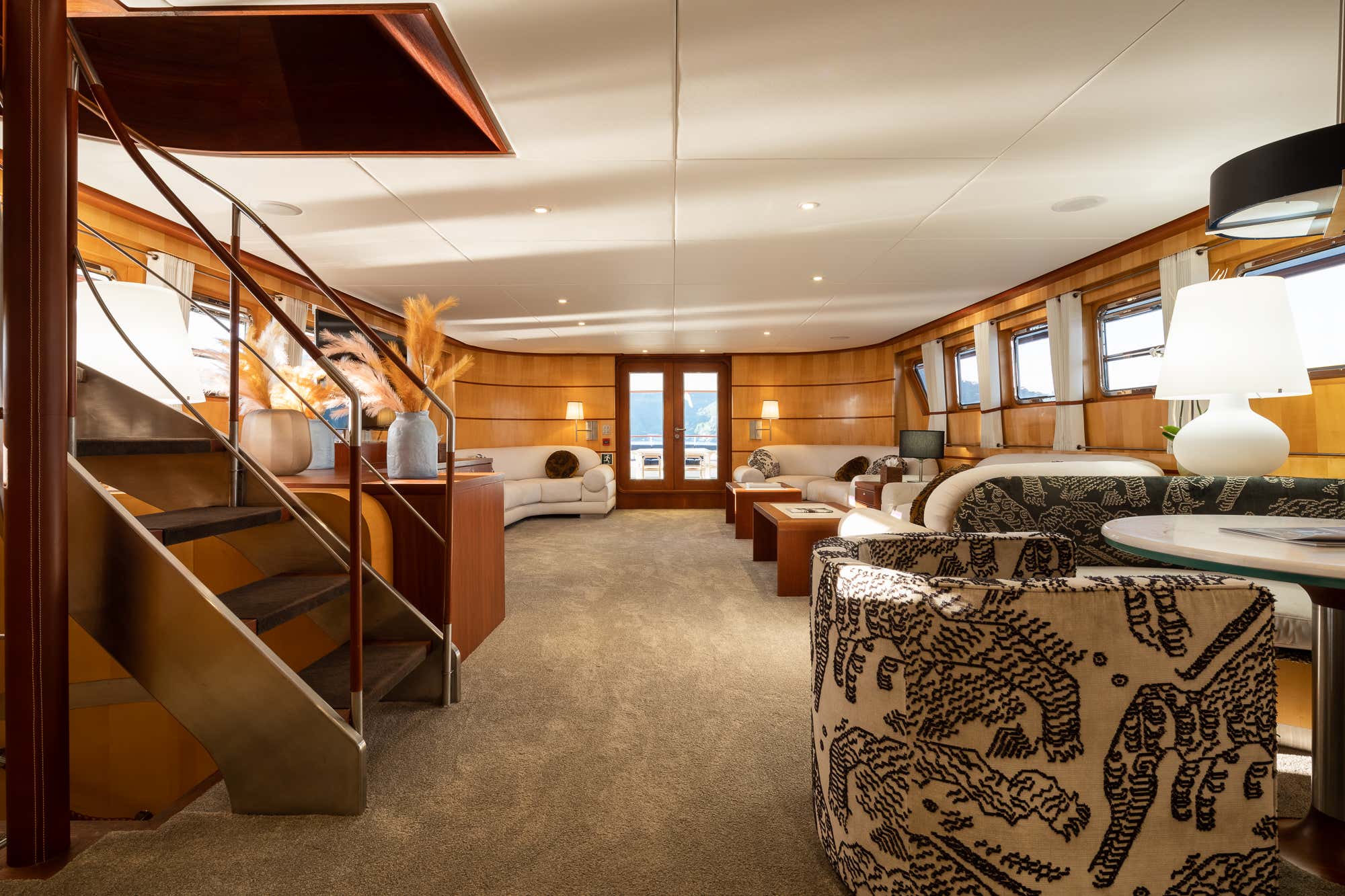 Mai dormito su un hotel galleggiante? In Toscana si può a bordo di uno yacht Mai dormito su un hotel galleggiante? In Toscana si può a bordo di uno yacht