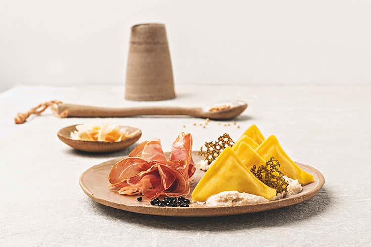 Triangoletti al Parmigiano Reggiano (Surgital premia l’eccellenza con il concorso Divine Experience)