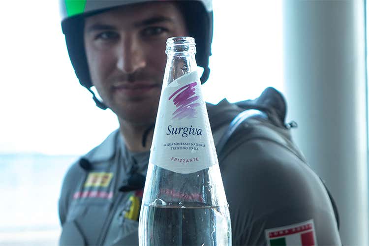 Surgiva in squadra con Luna Rossa È l’acqua del team Prada Pirelli Surgiva in squadra con Luna Rossa È l’acqua del team Prada Pirelli
