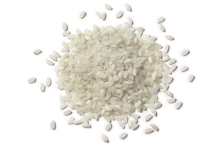 Il riso-sushi viene preparato con una varietà di riso bianco, dolce, a grano corto (Sushi e salute, quali rischi? Anche il riso può far danni)