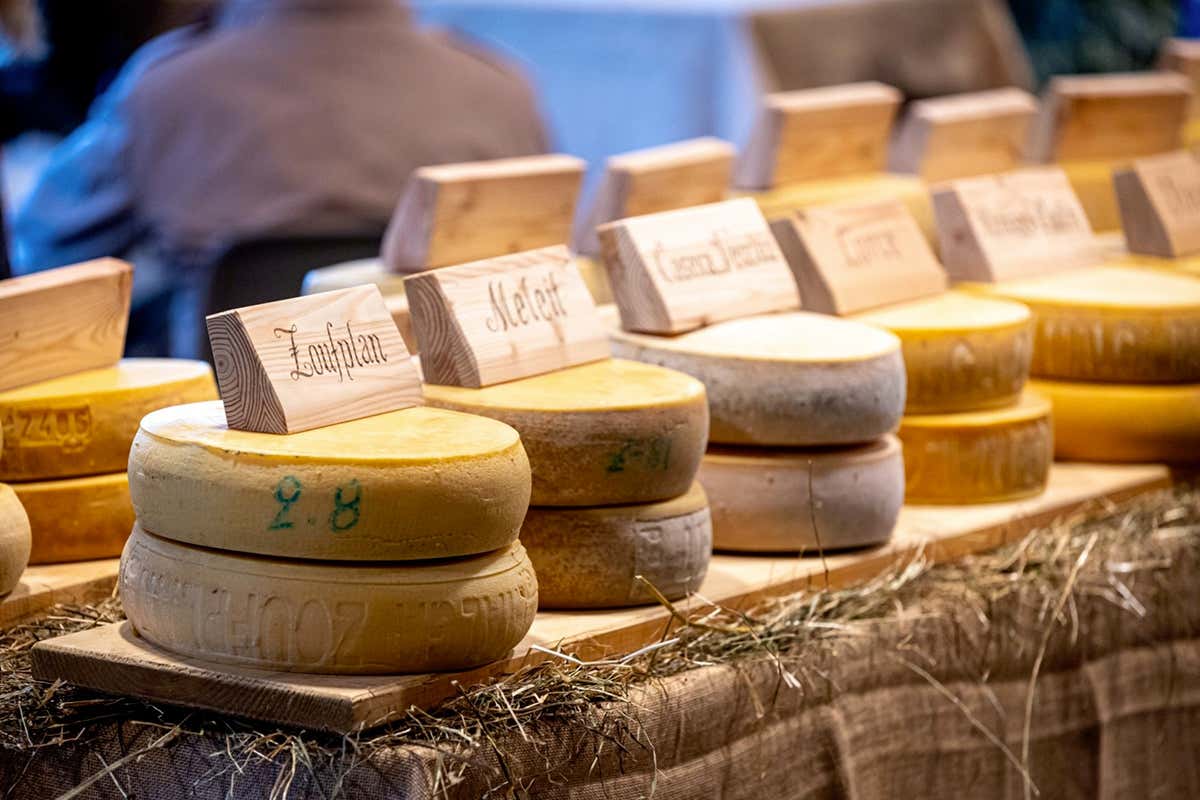 In Carnia, il borgo che racconta le tradizioni di un popolo attraverso il legno In Carnia, il borgo che racconta le tradizioni di un popolo attraverso il legno