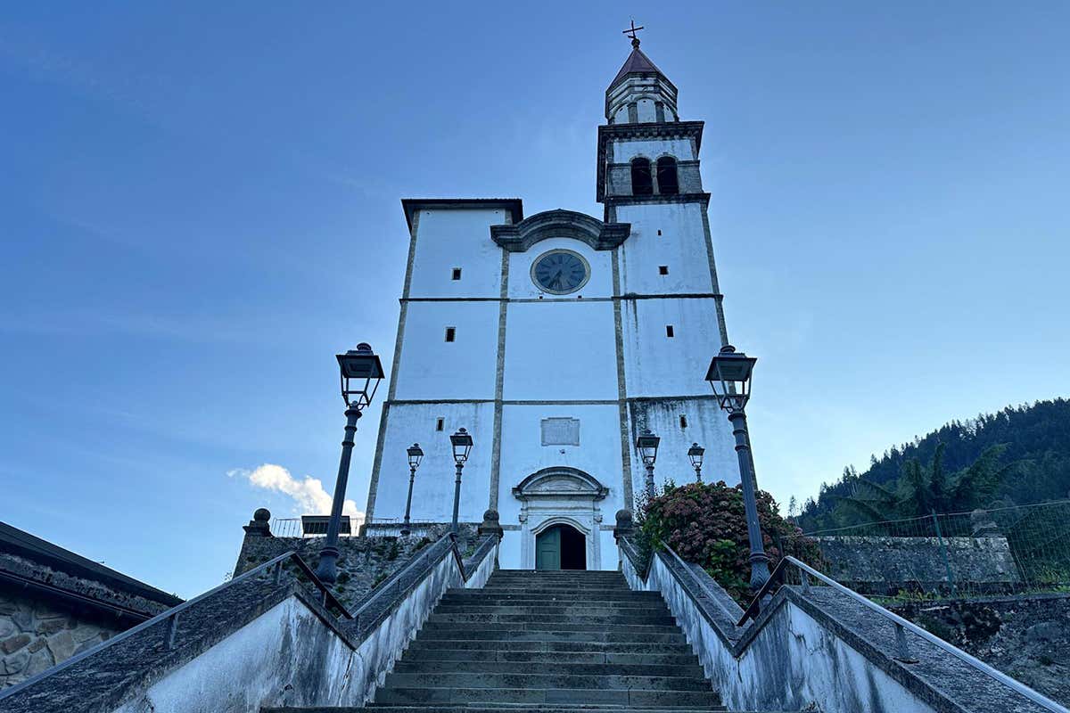 In Carnia, il borgo che racconta le tradizioni di un popolo attraverso il legno In Carnia, il borgo che racconta le tradizioni di un popolo attraverso il legno