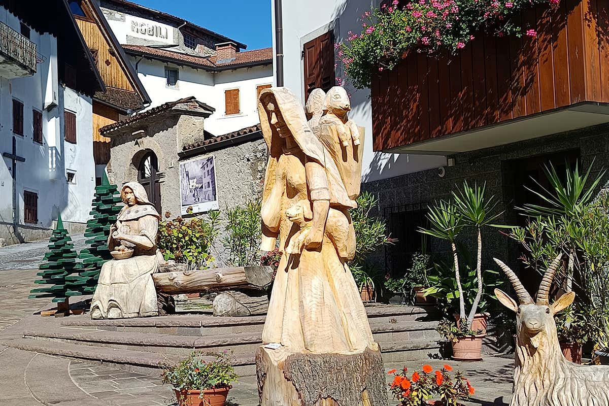 In Carnia, il borgo che racconta le tradizioni di un popolo attraverso il legno In Carnia, il borgo che racconta le tradizioni di un popolo attraverso il legno