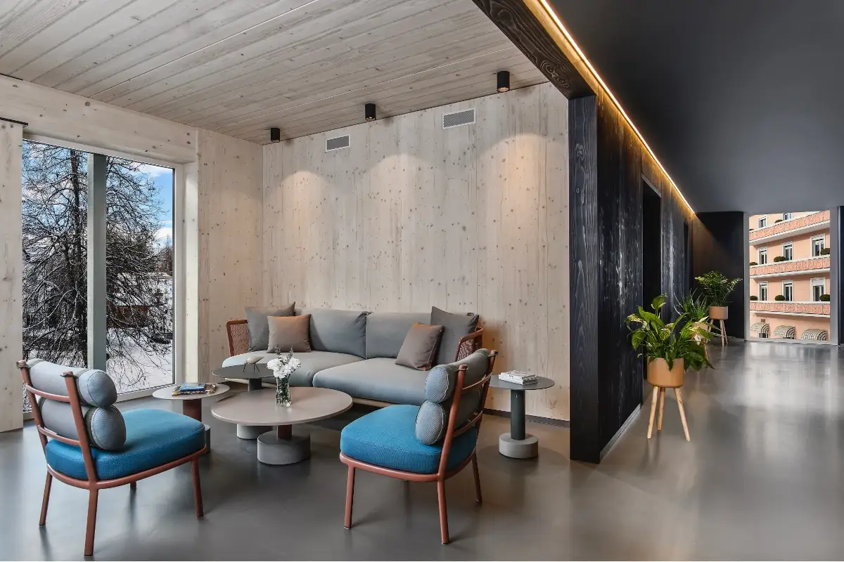 L'area relax della forest spa dello Schweizerhof Flims Romantik Hotel Nuovo benessere nella forest spa dello Schweizerhof Flims Romantik Hotel