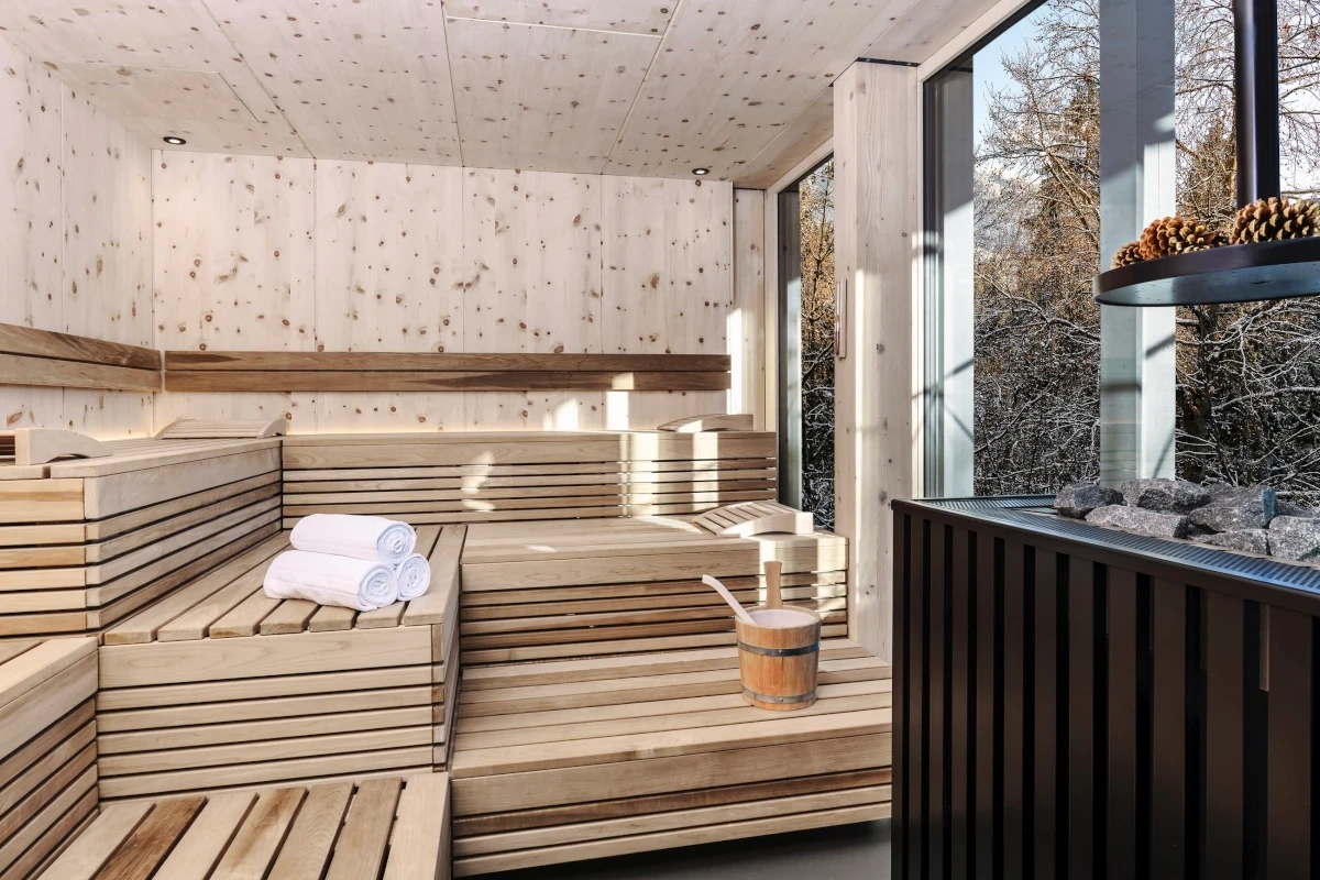 La sauna della forest spa dello Schweizerhof Flims, Romantik Hotel Nuovo benessere nella forest spa dello Schweizerhof Flims Romantik Hotel