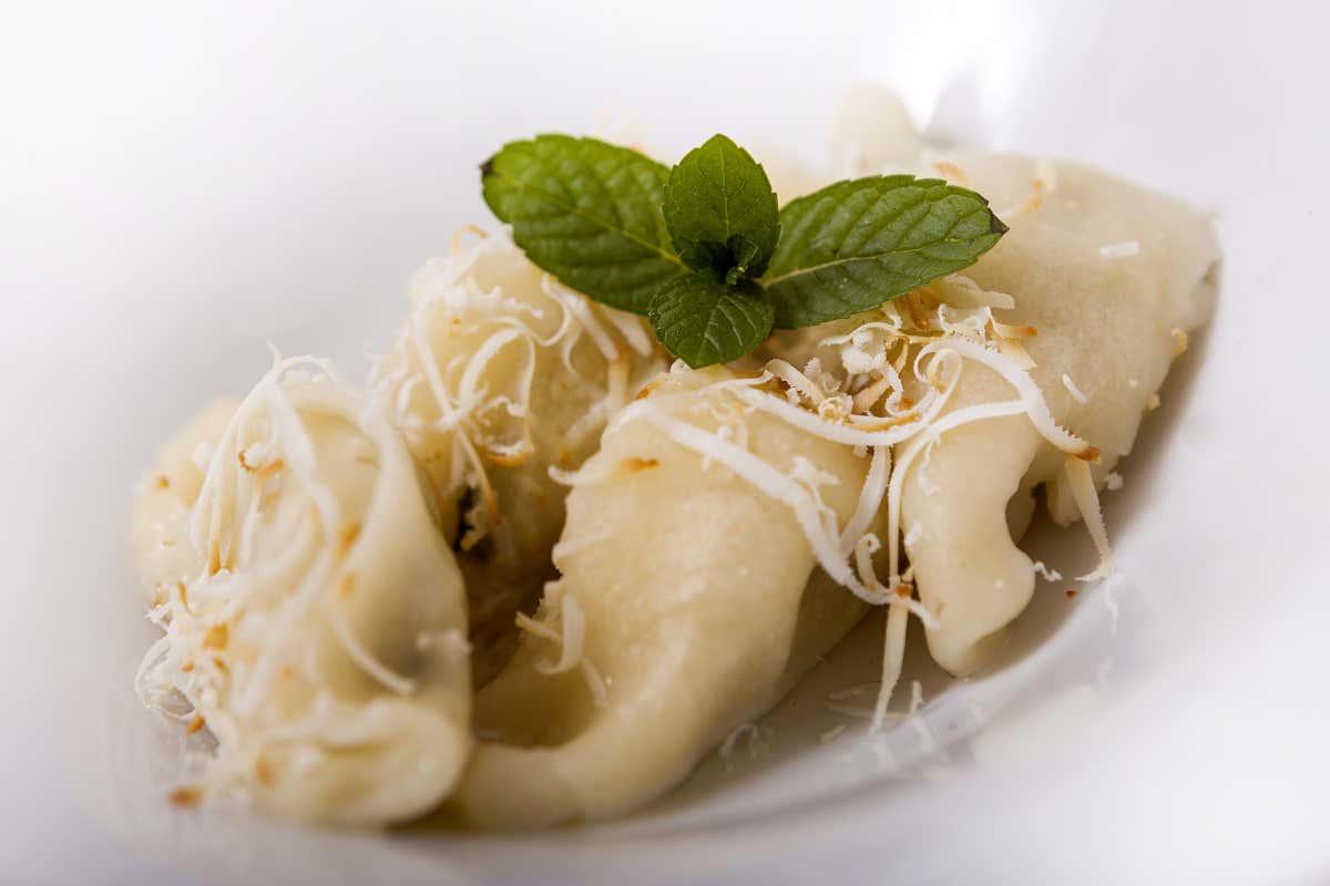 Magia del Legno a Sutrio: arte, presepi e sapori della Carnia