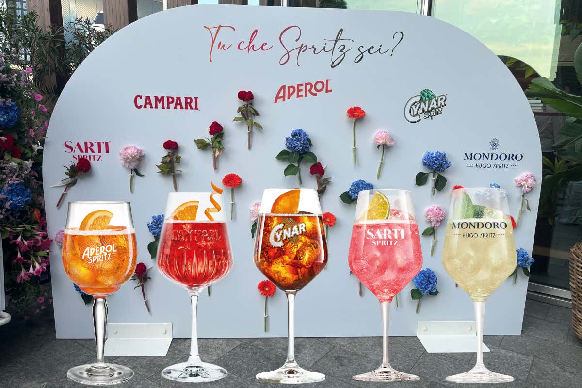 Aperitivo, Campari rilancia con Sarti Rosa e Mondoro: “Tu che Spritz sei”? Aperitivo, Campari rilancia con Sarti Rosa e Mondoro: “Tu che Spritz sei”?