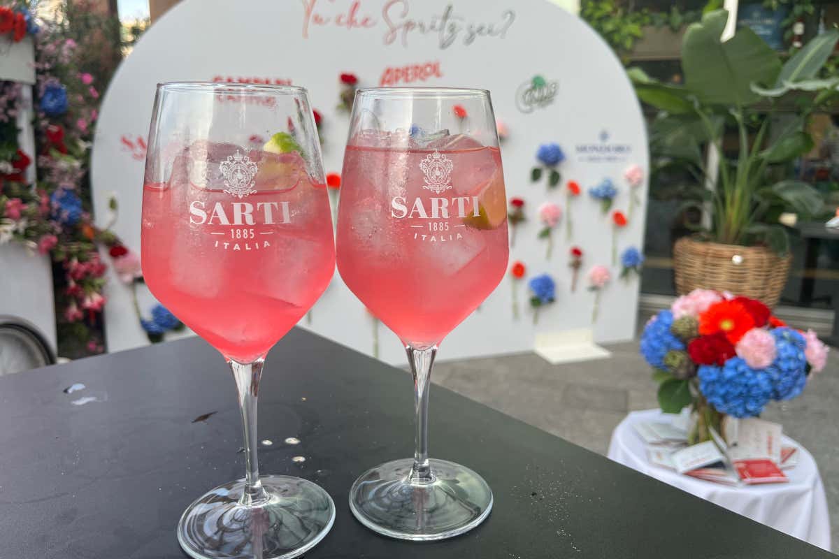 Aperitivo, Campari rilancia con Sarti Rosa e Mondoro: “Tu che Spritz sei”? Aperitivo, Campari rilancia con Sarti Rosa e Mondoro: “Tu che Spritz sei”?