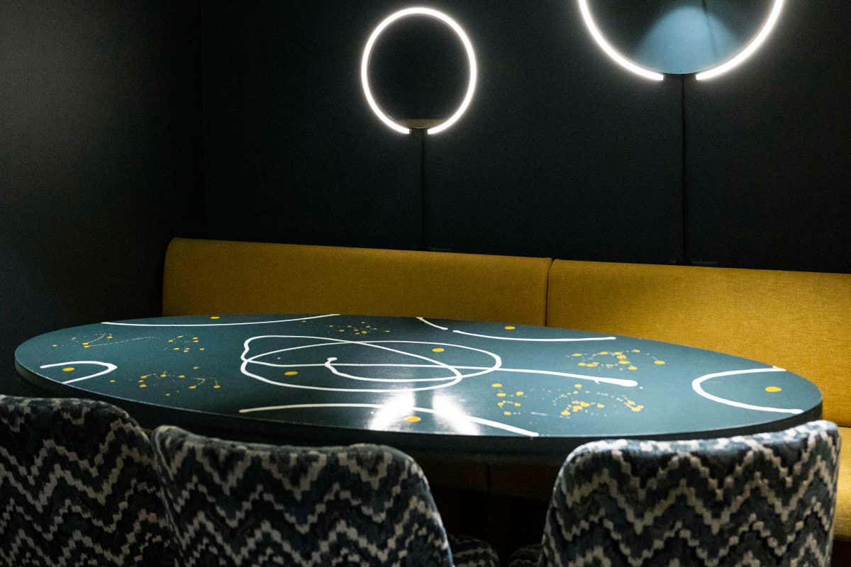 Il ristorante cult di Milano che celebra il vino e l’arte dell’accoglienza Il ristorante cult di Milano che celebra il vino e l’arte dell’accoglienza