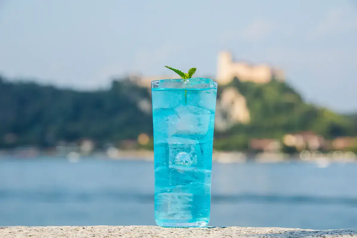 Tiffany Colada Nonsolococktails arriva ad Arona con le proposte della coppia Pastori-Bah