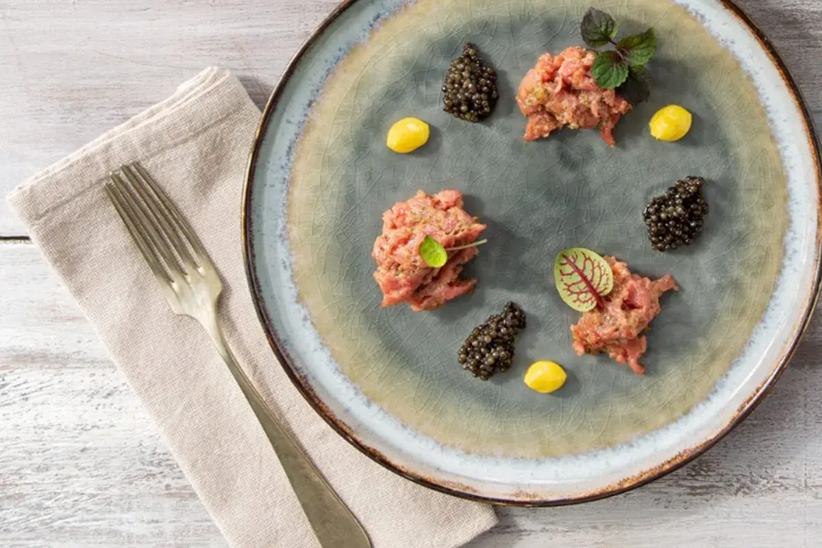 Tartare di fassona con caviale Calvisius Tradition