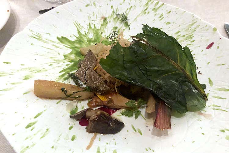 Radici, erbe selvatiche, funghi, uovo di quaglia e tartufo nero uncinato (Tartufi e Sangiovese al Four Seasons di Milano)
