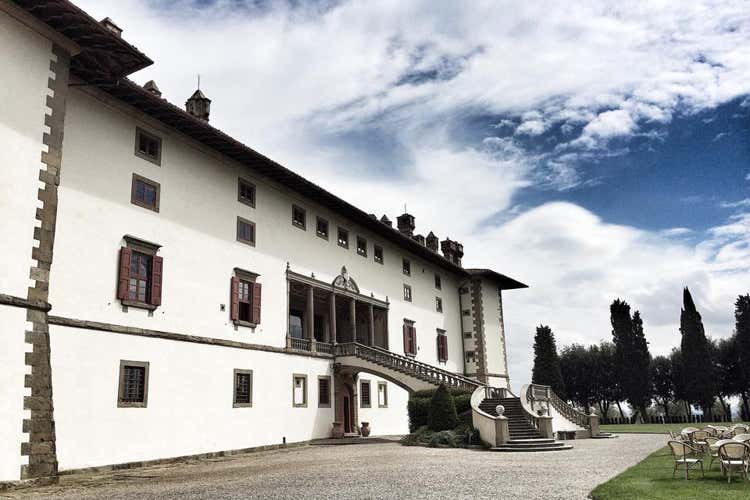 (Estate alla Tenuta di Artimino Torna il cocktail party Bollicine) (Estate alla Tenuta di Artimino Torna il cocktail party Bollicine)