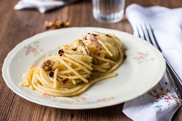 Rivisitazione della celebre pasta cu a muddica di Teresa Balzano  - Natale ristretto ma gourmet? In cucina modernizzare la tradizione