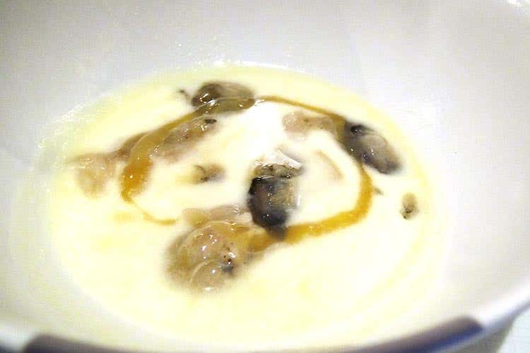 La minestrina di nonna Caterina con ostriche, cannolicchi e crema di cedro (Territorio e ricordi mixati nei piatti Il Tiglio torna in vita e non teme il domani  DA FINIRE)