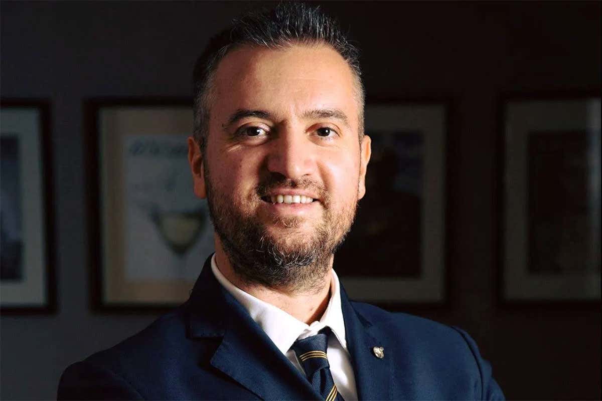 Valentino Tesi Il sommelier? Un lavoro nobile! La formazione inizi dagli istituti alberghieri Valentino Tesi Il sommelier? Un lavoro nobile! La formazione inizi dagli istituti alberghieri