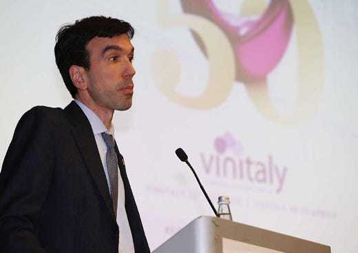 Il Ministro Martina a Vinitaly 
presenta il Testo unico del vino