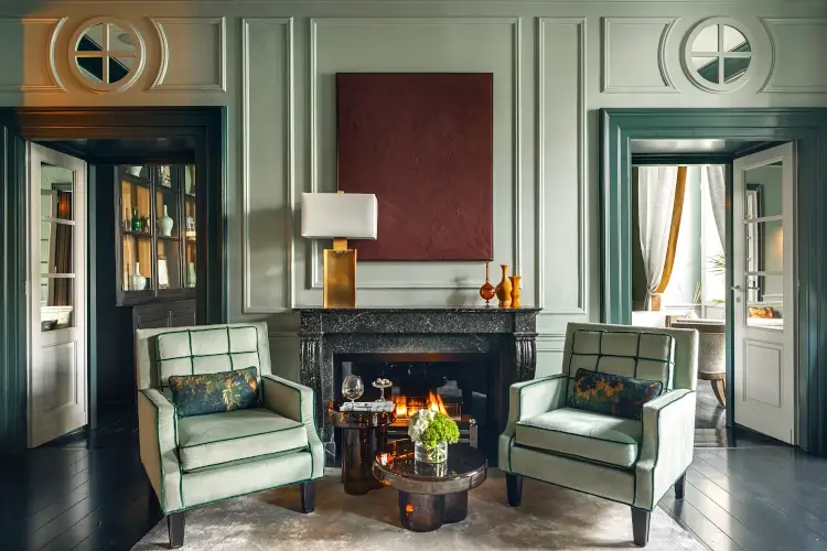 Il caminetto in una delle stanze. Foto: Mattia Aquila  The Palace Firenze, nuove suite e camere per il “salotto” della città