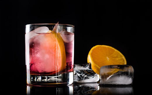 Cocktail, quando forme e colori 
dipendono dall'uso del ghiaccio...
