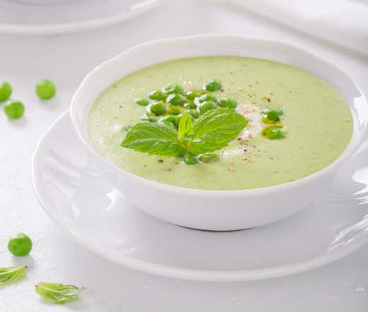 Vellutata di piselli e crema acida Vellutata di piselli e crema acida