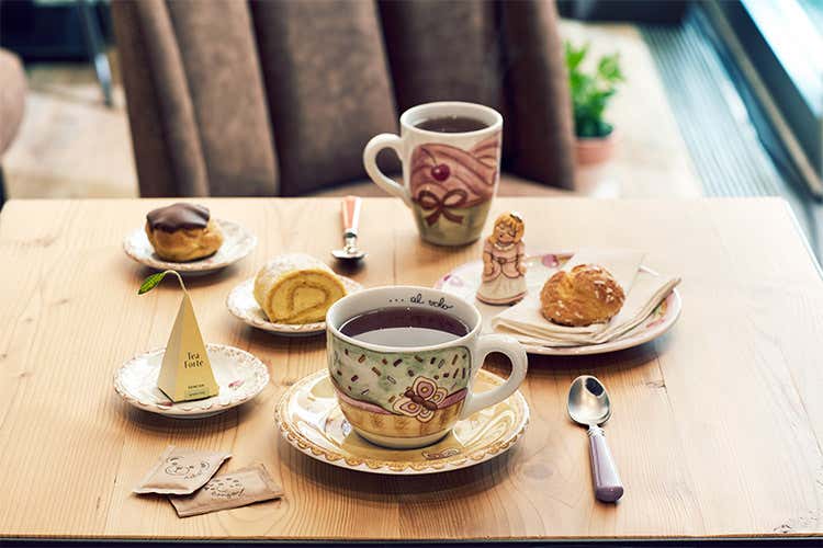 Scegliere un regalo, bevendo un caffè A Milano il nuovo locale Thun Scegliere un regalo, bevendo un caffè A Milano il nuovo locale Thun