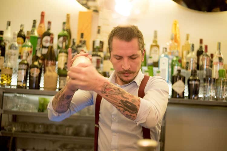 Lucio Serafino - Ti porta lontano Lucio Serafino trionfa nella finale bartendering