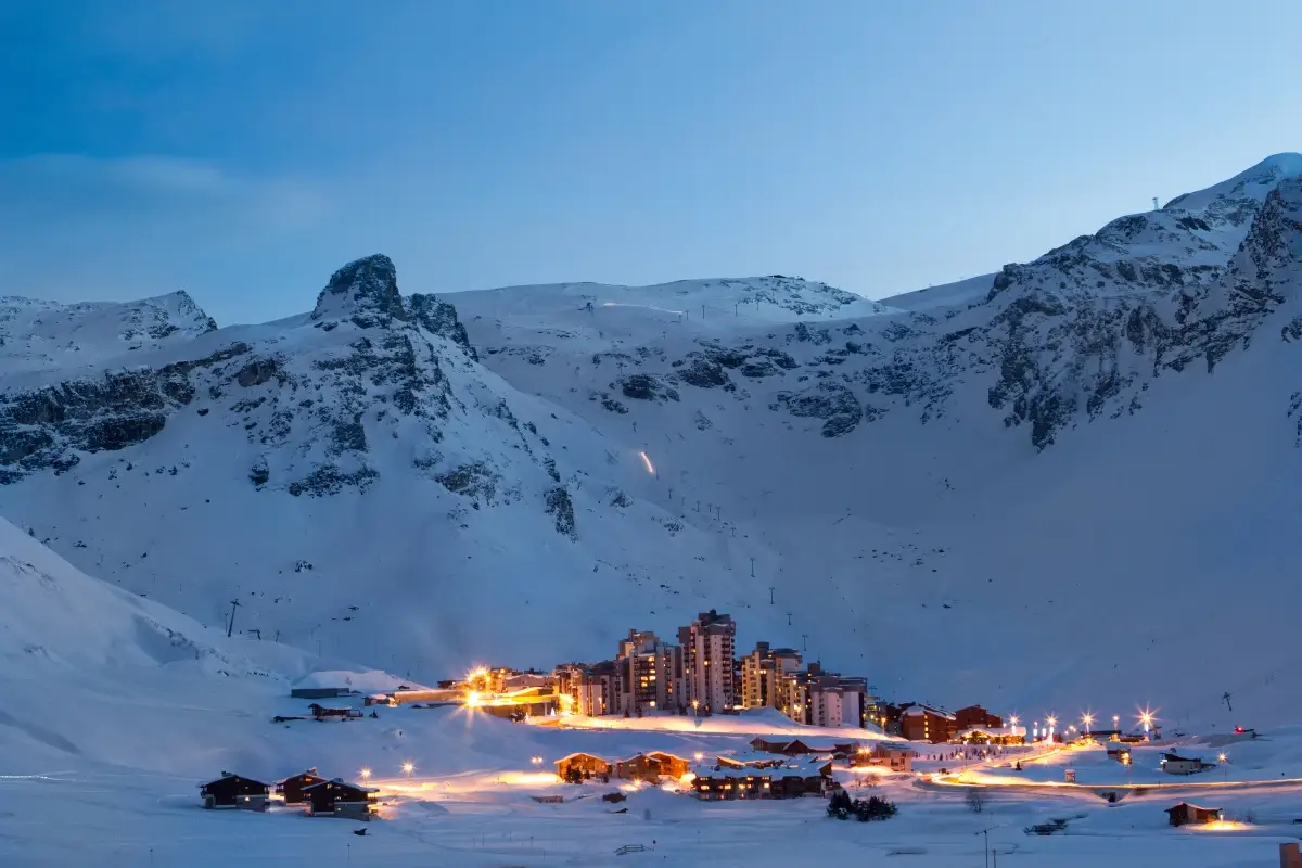 Tignes, veduta invernale Caldo in alta quota, chiude lo Stelvio: la stagione dello sci estivo &egrave; finita per sempre?
