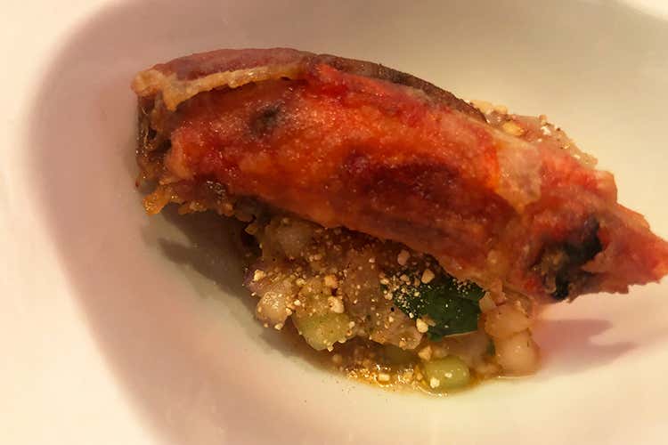 Laab di gambero rosso, coriandolo, peperoncino, riso tostato (Tim Butler nelle cucine di Viva Sapori thai con omaggio all&rsquo;Italia)