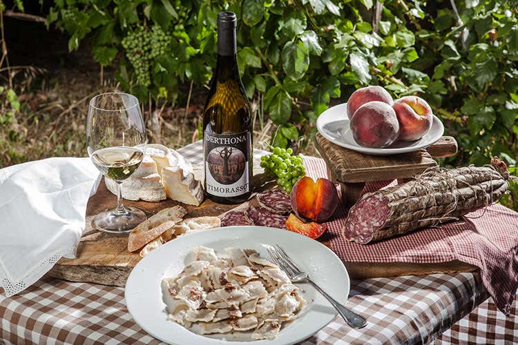 Timorasso, riscoprendo il vitigno In viaggio con il Consorzio Colli Tortonesi Timorasso, riscoprendo il vitigno In viaggio con il Consorzio Colli Tortonesi