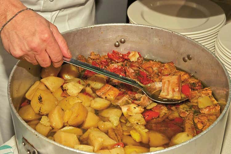 (Tipicit&agrave; in blu Dove il mare incontra le persone)