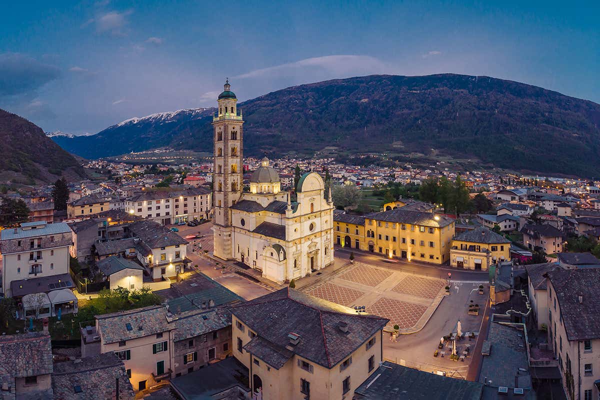 Tirano. Foto: Ivan Previdomini Assaggiando il Bitto: 7 tappe tra i borghi e sapori della Valtellina
