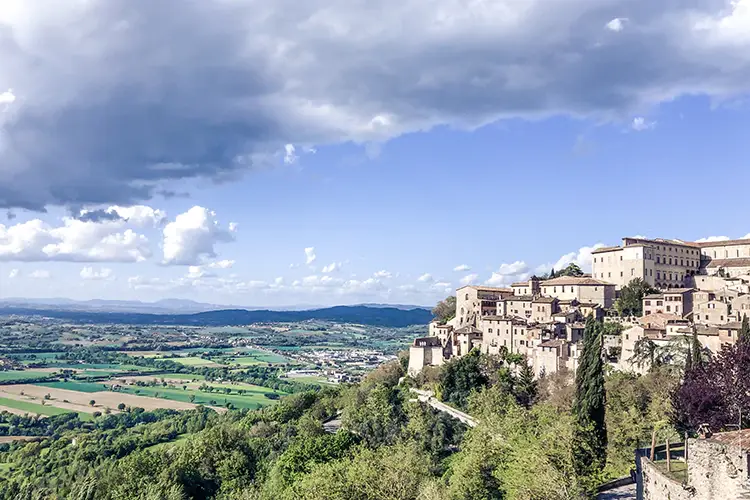 La magia e la bellezza di Todi Ristorante alternativo? E se fosse sugli alberi?