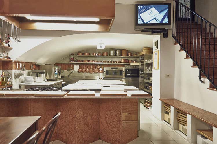 Toni Sarcina riapre Altopalato banchetto esclusivo stile rinascimentale Toni Sarcina riapre Altopalato banchetto esclusivo stile rinascimentale