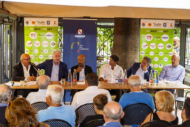 La conferenza stampa di presentazione dell'evento (Torna Bufala Fest, filiera in vetrina 50 stand e tanti cuochi stellati) La conferenza stampa di presentazione dell'evento (Torna Bufala Fest, filiera in vetrina 50 stand e tanti cuochi stellati)
