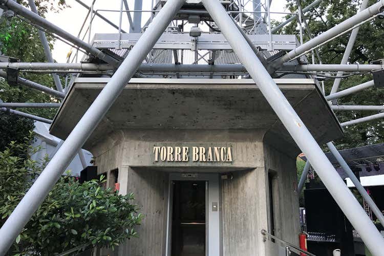Torre Branca, 15 anni dal restauro Brindisi del presidente per festeggiare Torre Branca, 15 anni dal restauro Brindisi del presidente per festeggiare