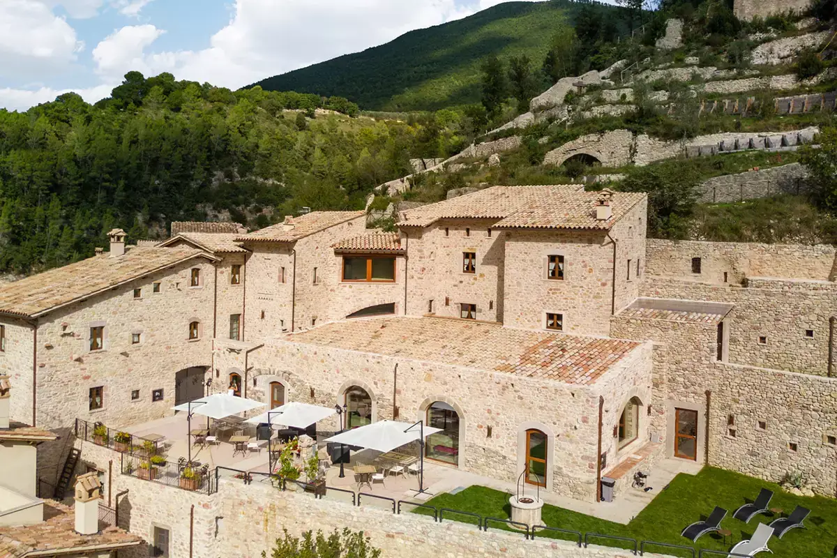 Il corpo centrale dell'albergo &egrave; composto da 12 camere Torre del Nera Albergo diffuso