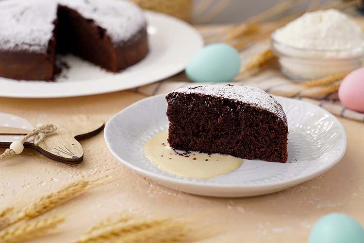 La Torta al cacao con il Latte Condensato Nestlé - Torta al cacao con crema di caramello saltato La Torta al cacao con il Latte Condensato Nestlé - Torta al cacao con crema di caramello saltato