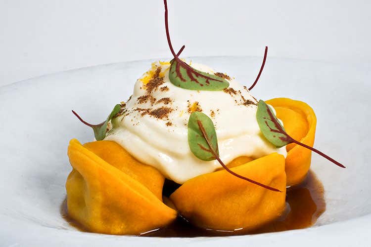 Tortelli di pasta all’uovo ripieni di genovese di vitello