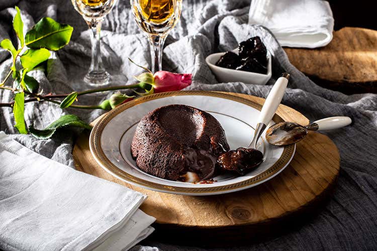 Tortino al cioccolato con cuore di prugne della California